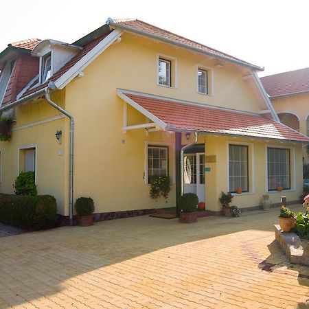 Harsfa Szallo Tamási Exterior photo